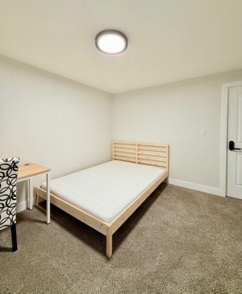 Building Photo - 9989 Dodge Dr