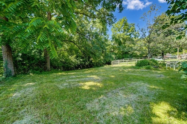 Building Photo - GREEN TWP - Meticulous 3 Bed Brick Ranch 1.5 bath, 1 Car Garage