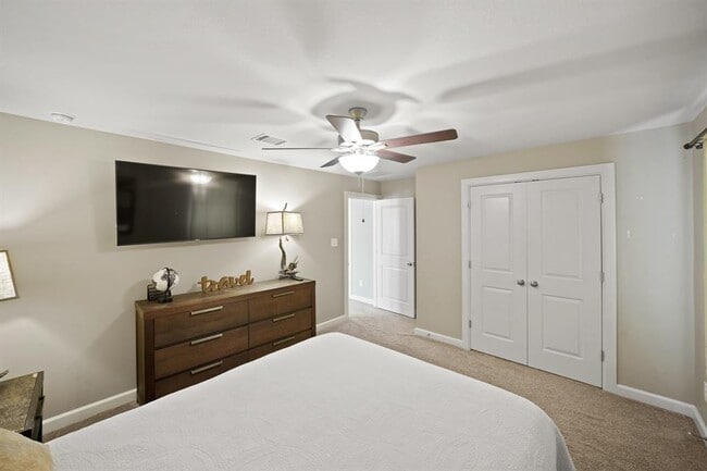 Building Photo - 249 Castlegate Ln
