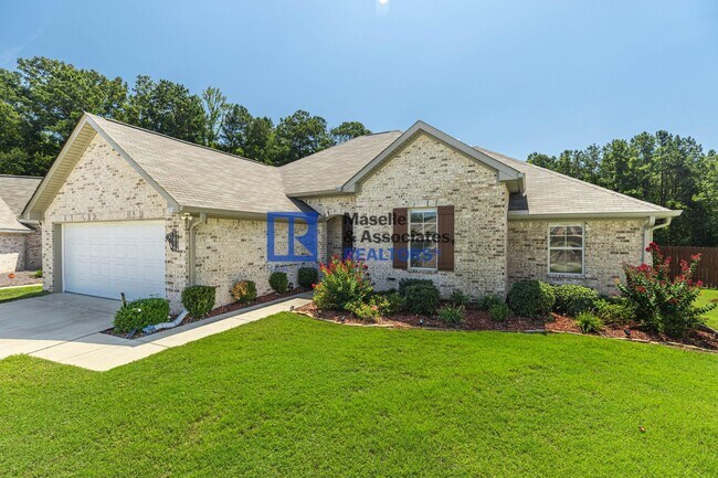 Building Photo - 1019 Silver Cir