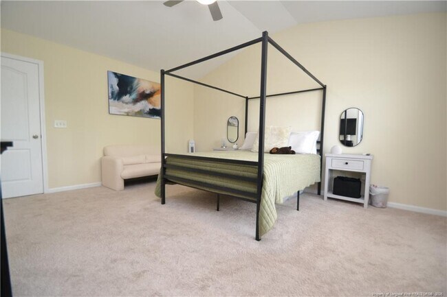 Building Photo - 3115 Manhasset Ln