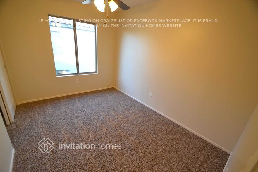 Building Photo - 1469 S Western Skies Dr