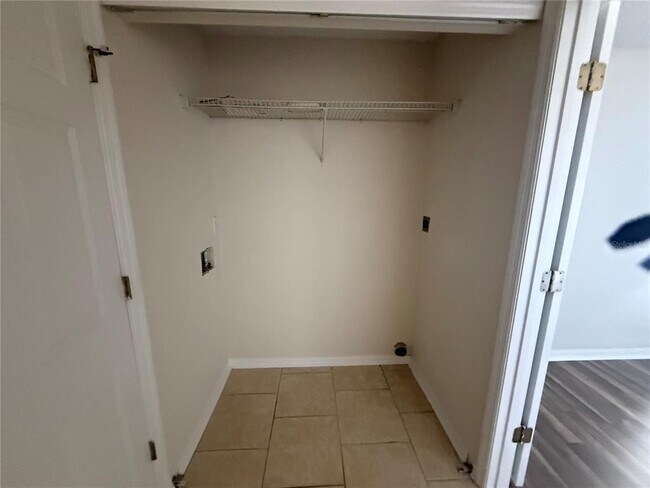 Building Photo - 36 Firethorn Ln