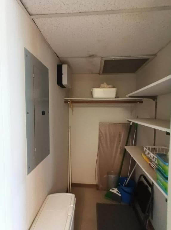 Building Photo - 1341 Kapiolani Blvd