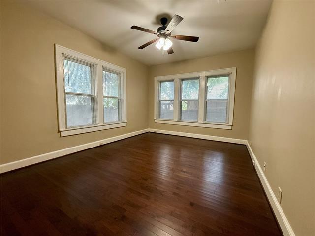 Building Photo - 2126 Mistletoe Ave