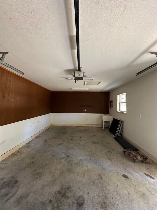 Building Photo - Enterprise Country Club!  Short Term Renta...
