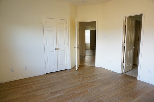 Building Photo - 2514 Hawks Rd