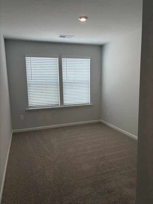 Building Photo - Brand new home in the desirable Mauldin location!! AVALIABLE NOW! OFFERING $500 OFF FIRST FULL MO...