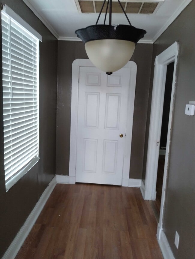 Building Photo - 838 Wagner St