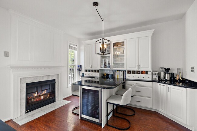 Building Photo - Beautiful Townhome in Ballymeade