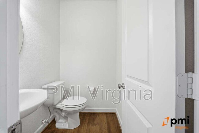 Building Photo - 4304 Cattail Ln