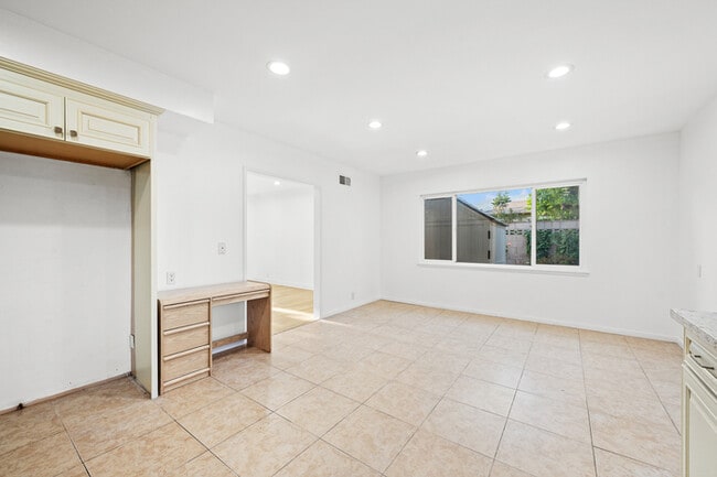 Building Photo - Spacious 4BR 2BA Home in Prime Glendora