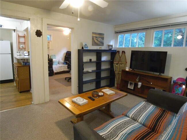 Building Photo - 1197 Stillwood Dr NE