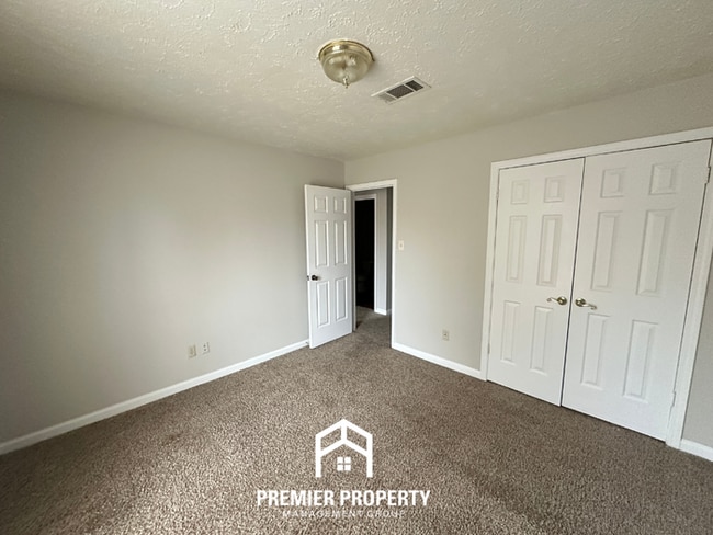 Building Photo - 4915 Blue Wing St