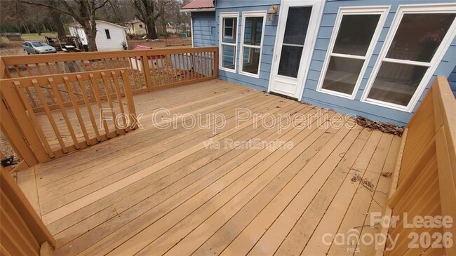 Building Photo - 132 Mt Mourne Loop