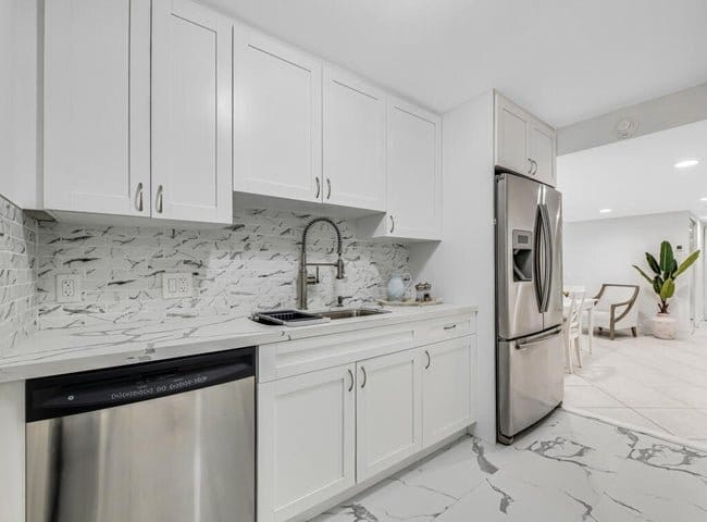 Building Photo - 5600 N Flagler Dr