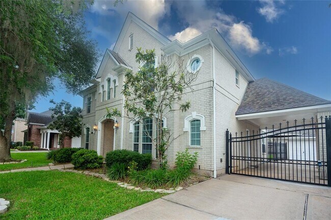 Building Photo - 8707 Westbrook Forest Dr