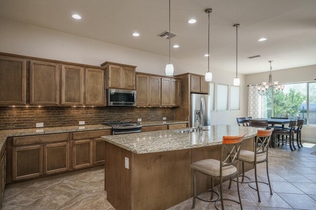 Building Photo - 18215 W Desert Sage Dr