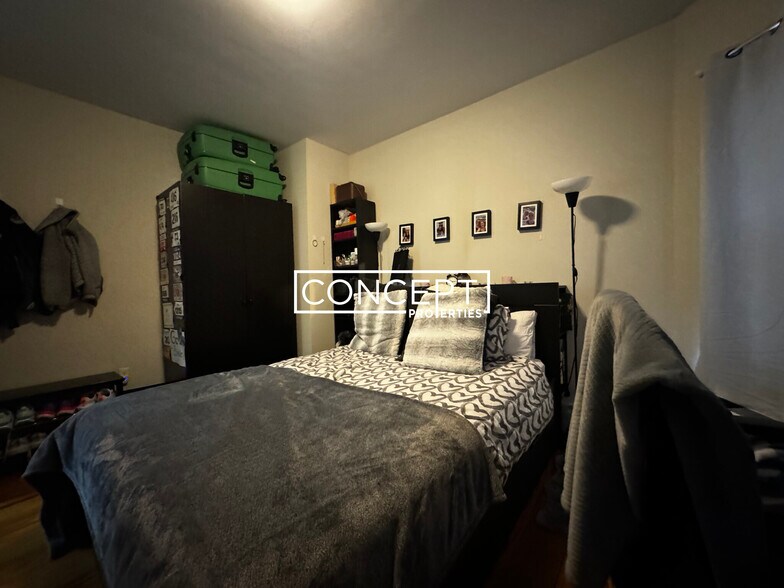 Building Photo - 14 Parker Hill Ave