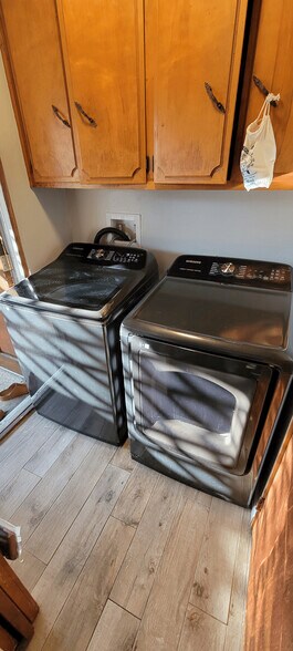 New in-unit Samsung washer and dryer - 1243 N Alexandria Ave