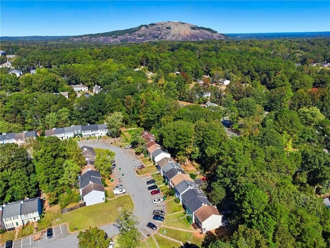 Building Photo - 5651 Wells Cir