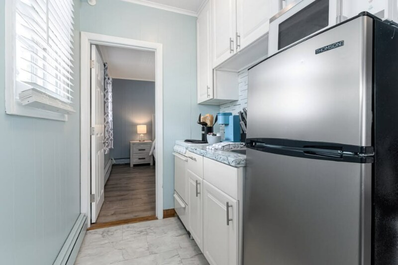 Building Photo - 46 E Grand Ave