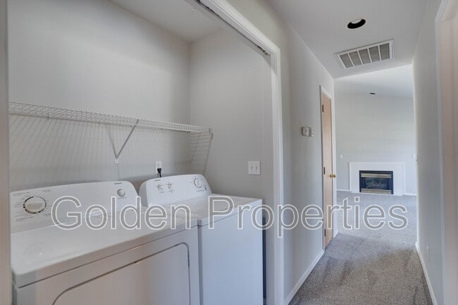 Building Photo - 1178 Tanager Ave
