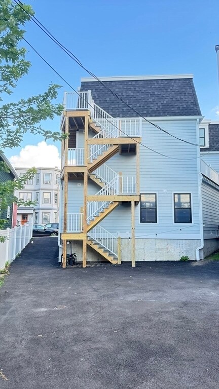 Building Photo - 804-806 Saratoga St