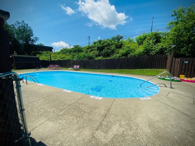 Building Photo - One-of-a-kind 3Bed/2 Bath Condo in Belpre!