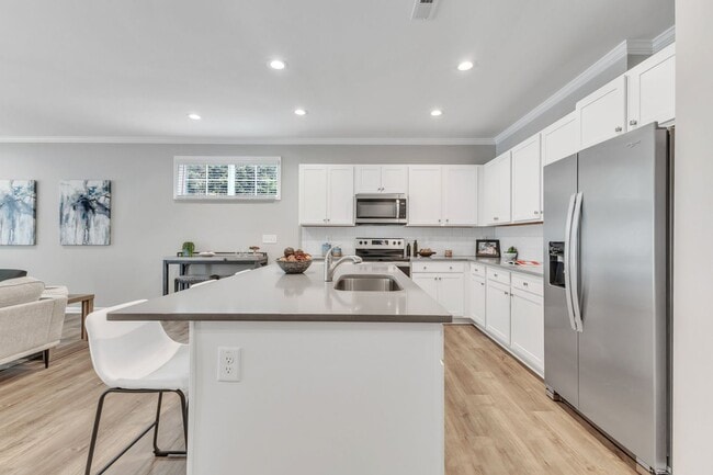 Building Photo - 3/3.5 NC State Townhome Near Centennial Campus