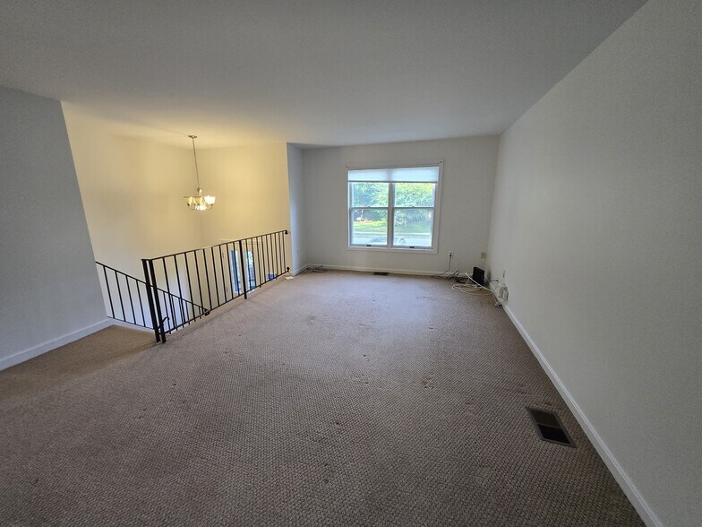Building Photo - 5801 Harrison Ave