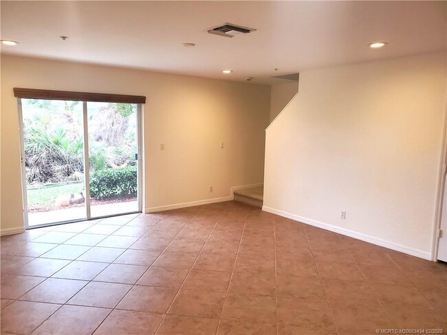 Building Photo - 5309 SE Jennings Ln