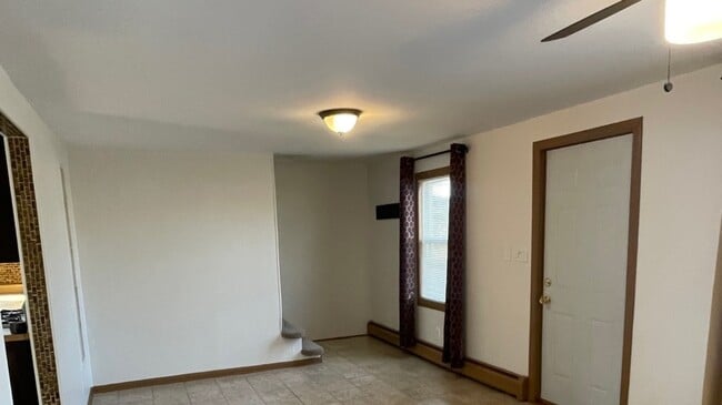 Building Photo - 10527 80th Ct