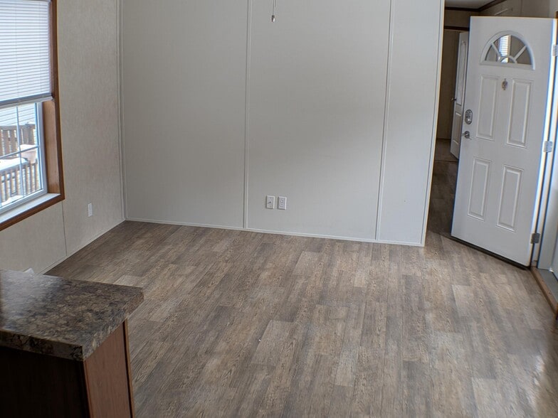 Building Photo - 8 Matthew Dr