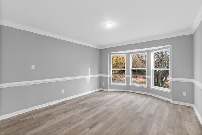 Building Photo - 1917 Grove Point Ct