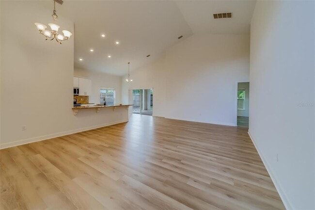 Building Photo - 1950 Lillian Ave