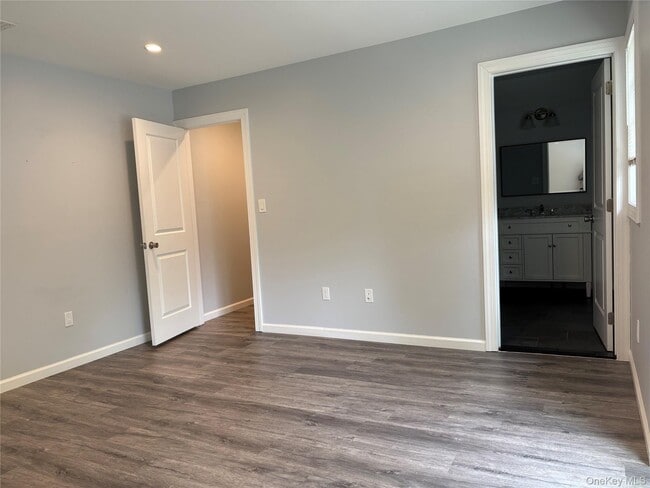Building Photo - 17 Dunes Ln