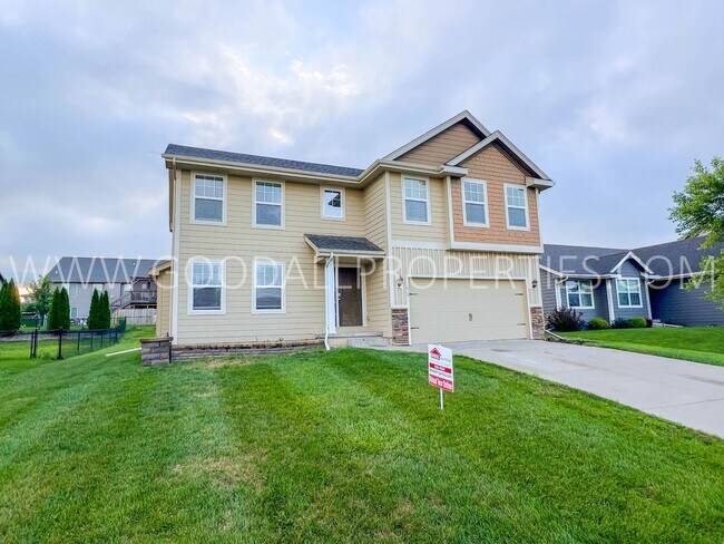 Primary Photo - ***RENT SPECIAL*** Beautiful 4 Bedroom, 2....