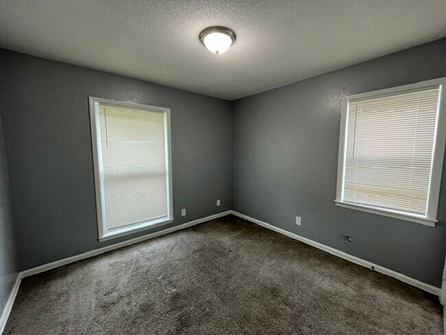Building Photo - Renovated 3 Bedroom 1.5 Bath Home for Rent!!