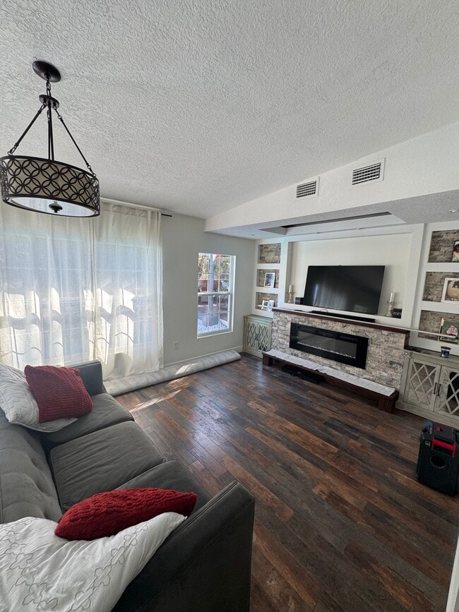 Building Photo - 16008 Sagebrush Rd