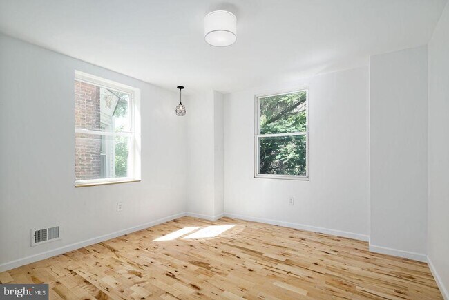 Building Photo - 1234 S 15th St