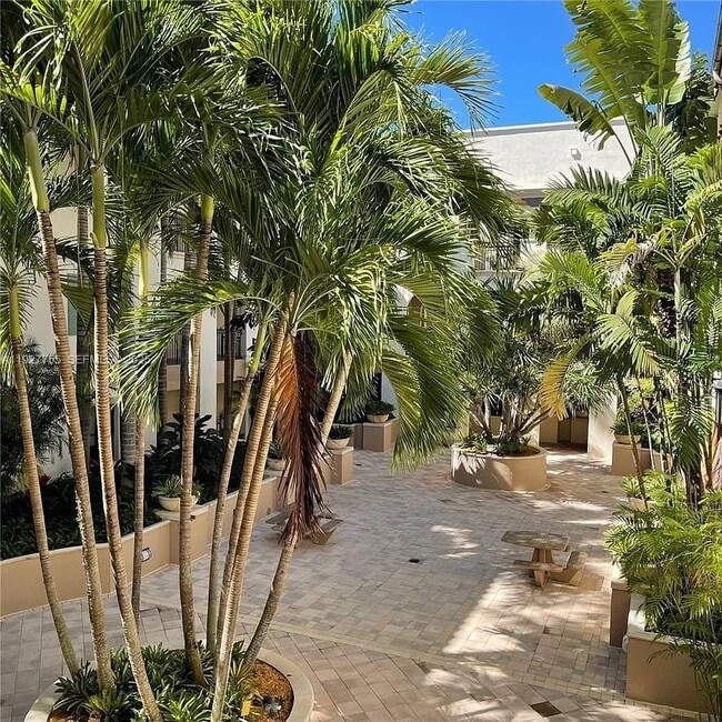 Building Photo - 2900 NW 125th Ave