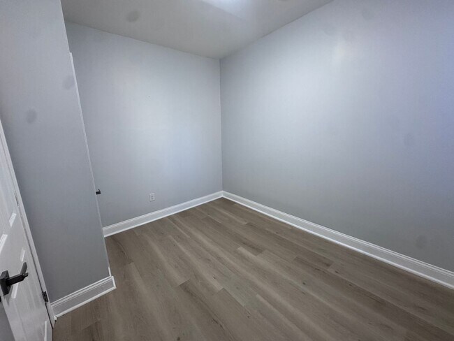 Building Photo - 5811 Crittenden St