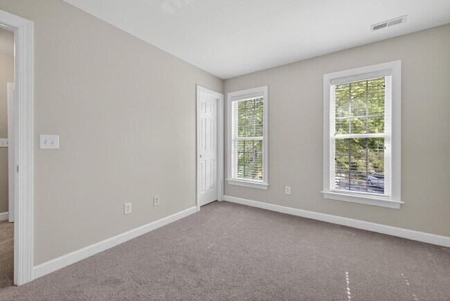 Building Photo - 770 Parkside Townes Ct