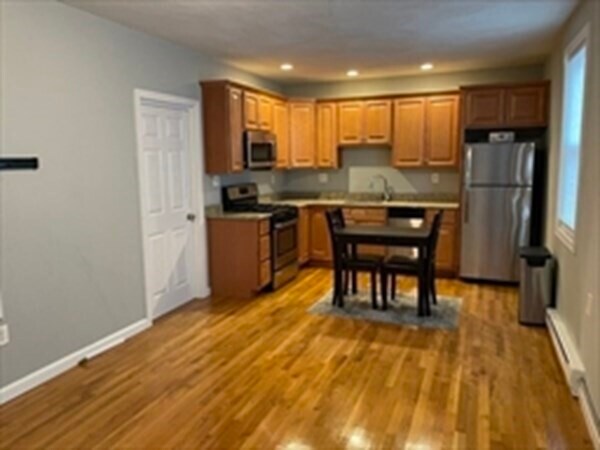 Building Photo - 32 Cottage St