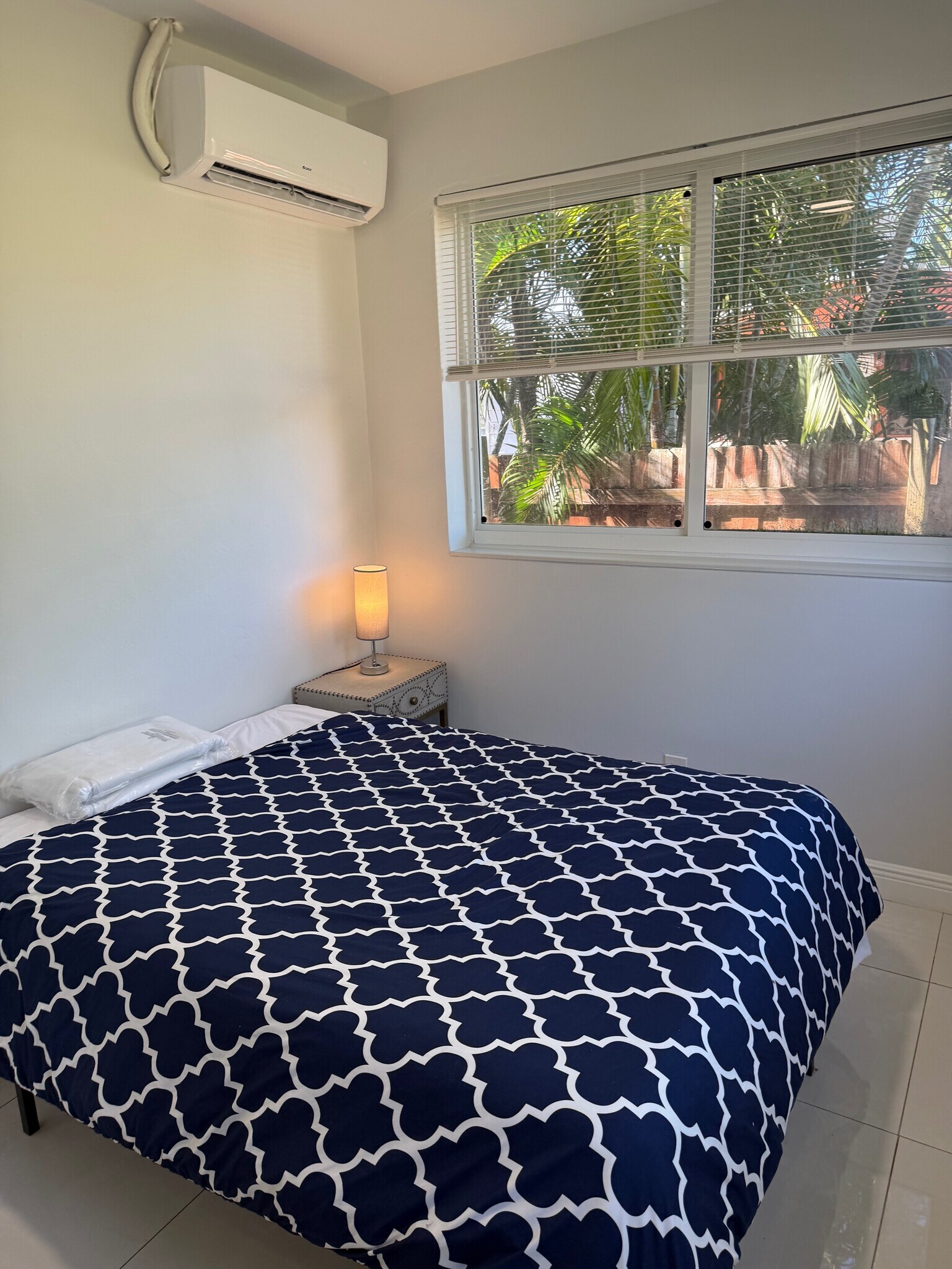 Building Photo - 2513 Staples Ave