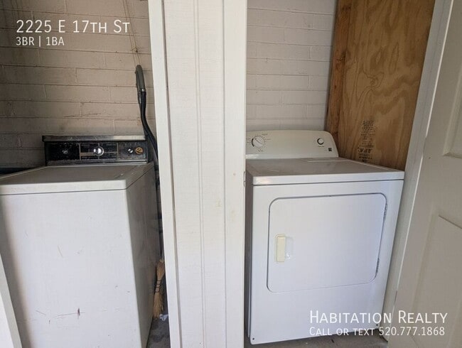 Building Photo - 2225 E 17th St