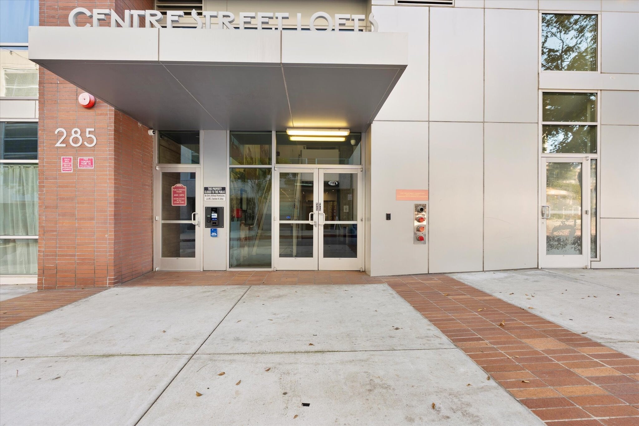 Building Photo - 285 W 6th St