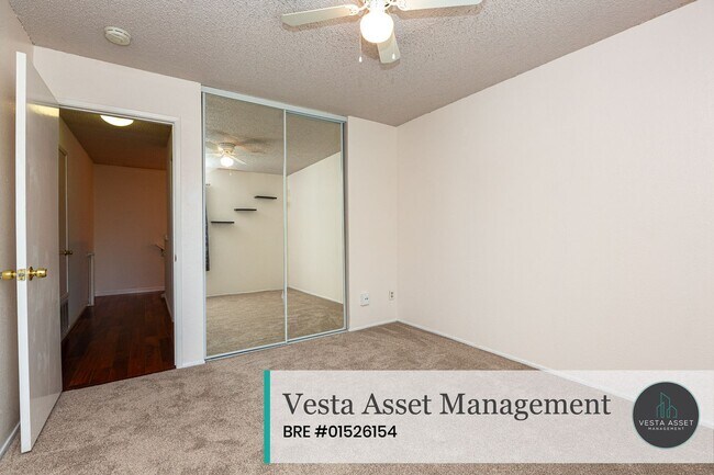 Building Photo - 403 Valley Run