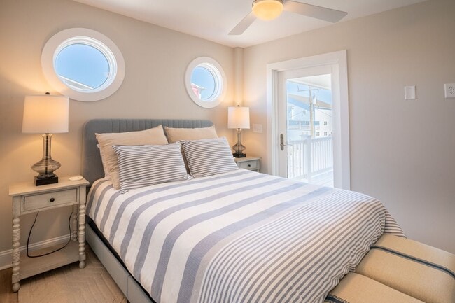 Building Photo - PERFECT BEACH GETAWAY - AVAILABLE MID-DECE...